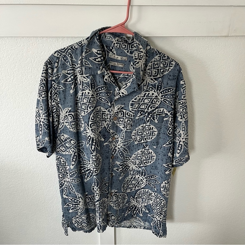 Vintage Batik Bay Men's Large Silk Hawaiian Button-down Shirt